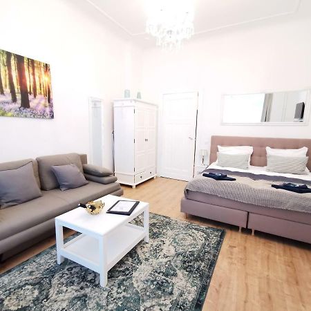 Kvh By Rockchair Apartments L Superhost Status L Boxspringbett Am Schloss Charlottenburg Welcomes You! Берлін Екстер'єр фото