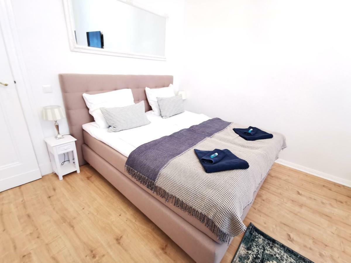 Kvh By Rockchair Apartments L Superhost Status L Boxspringbett Am Schloss Charlottenburg Welcomes You! Берлін Екстер'єр фото